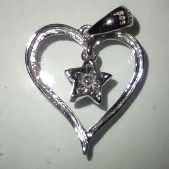 REDUCED! 14Kt White Gold Green Diamond Star-Heart Pendant - Picture 5 of 5
